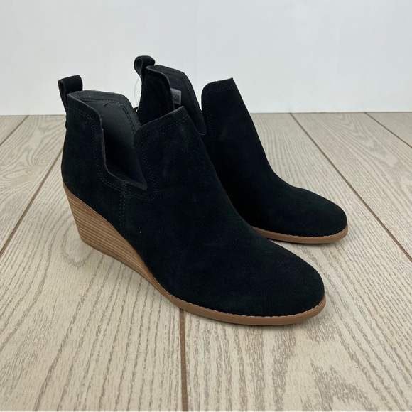 TOMS Women's Kallie Wedge Booties 9.5 Black Suede $100 - Picture 1 of 9